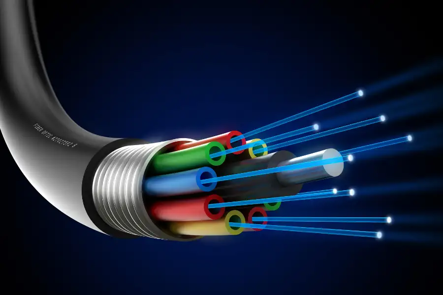 Cabo de fibra óptica. Vantagens da conexão de internet fibra óptica.